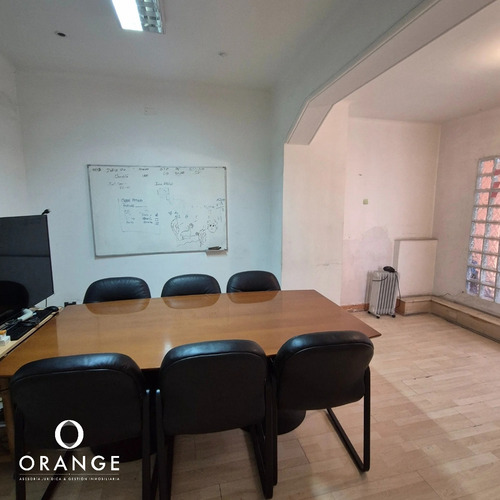 Amplia Casona De 270 M² Para Oficinas En Centro De Santiago