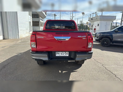 Toyota Hilux 4x4 2.8 D Sr Mt