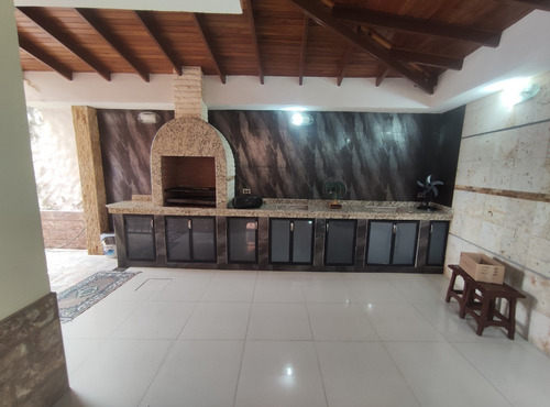 Imagen 8 de 22 de Casa / Townhouse En Barrio Sucre, Maracay 04121994409