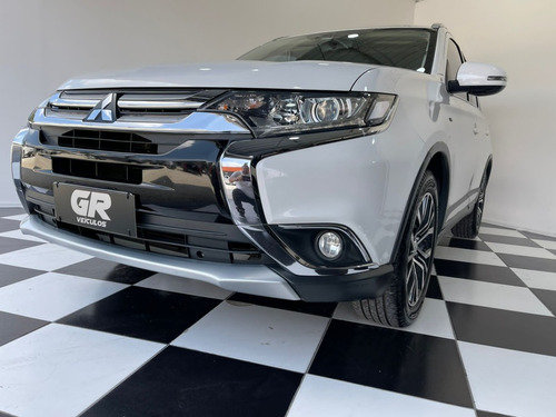 Imagem 2 de 14 de Mitsubishi Outlander 3.0 Gt 4x4 V6 24v Gasolina 4p Automát