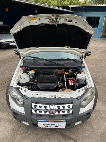 Fiat Strada 1.8 16v Adventure Cab. Dupla Flex 2p