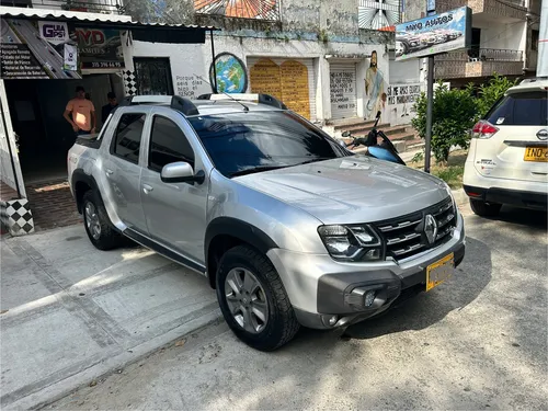 Renault Duster Oroch 2.0 Intens 4X4