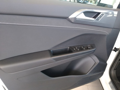 Imagen 4 de 10 de Nuevo Volkswagen Taos Highline At 1.4 Tsi Al