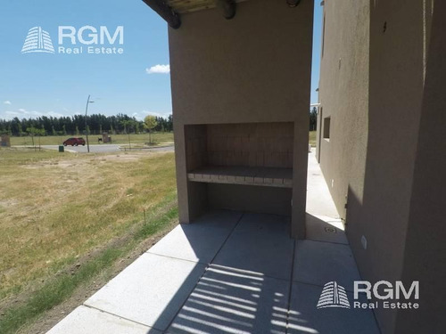 Imagen 2 de 14 de Casa A Estrenar En Venta Nordelta Barrio Castaños