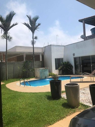 Imagem 2 de 13 de Oportunidade!!! Casa Com Vista Para O Mar & Piscina | Alto Padrão - Peruíbe