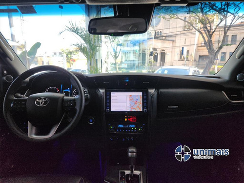 Toyota Hilux SW4 2.8 D-4D TURBO DIESEL SRX 7L 4X4 AUTOMÁTICO