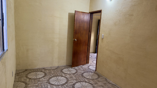 Alquiler Apartamento De 1 Dormitorio, Patio, Sobre Costanera El Pinar