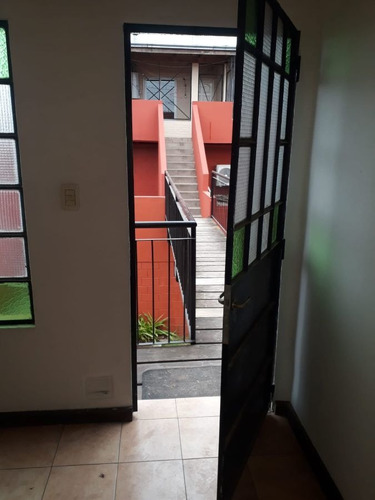Imagen 5 de 12 de Bloque Comercial En Venta En Canning.
