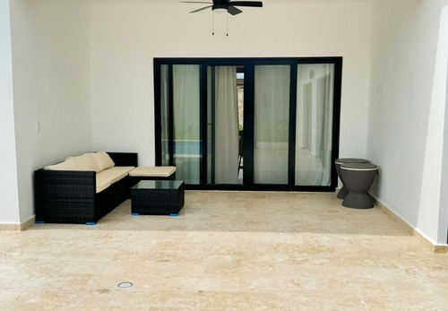 Villa Amueblada En Venta