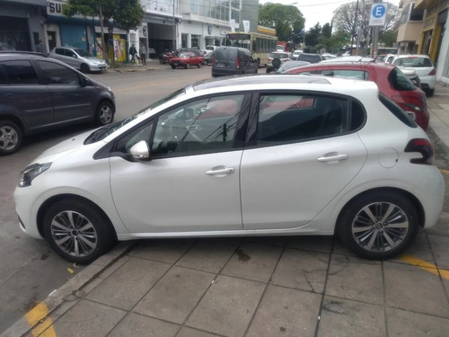 Peugeot 208 Feline 1.6