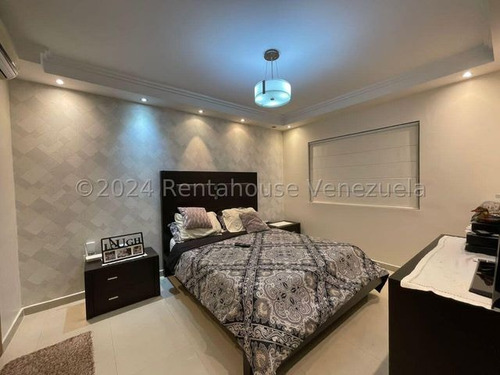 Magnifica Propiedad En Este Exclusivo Conjunto Residencia Piedras Pintada 25-1715