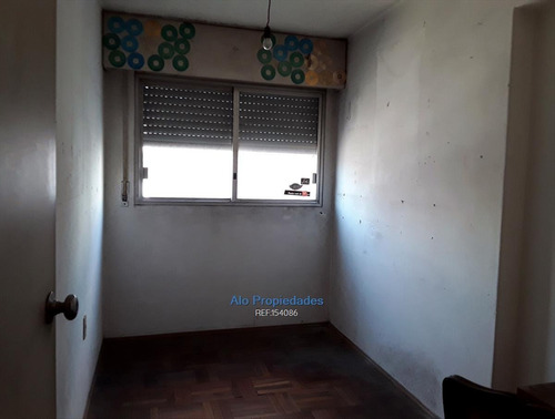 Apartamento En Venta 4 Dormitorios 2 Baños Garage