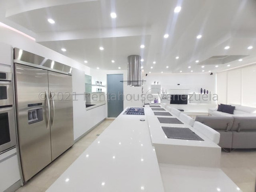 Maribel Morillo Asesor Inmobiliario De Rentahouse Vende; Elegante Y Sobrio Apartamento; Con 3 Hab. Y Con 4 Baños; Condominio Con Planta Electrica Y Piscina; Este De Barquisimeto Lara