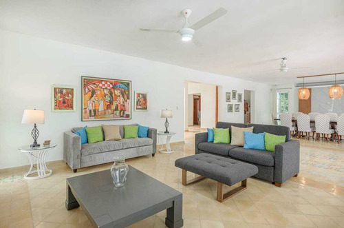 Lujosa Villa En Metro Country Club, Juan Dolio