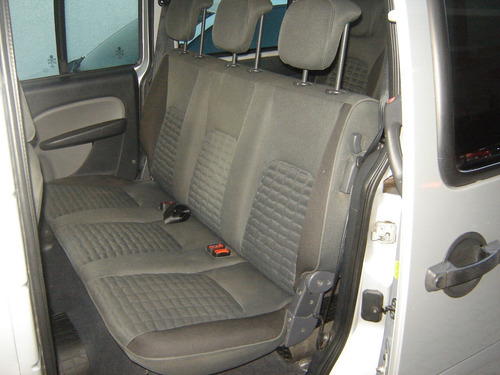 Imagem 13 de 15 de Fiat Doblo Adventure Looker 1.8 2016 06 Lugares