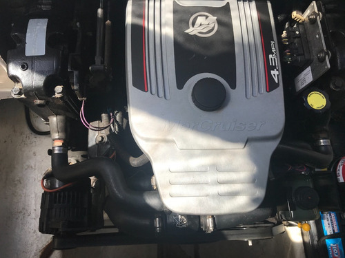 Lancha Cuddy Canestrari 215 Con Mercruiser 220 Hp B3 2020