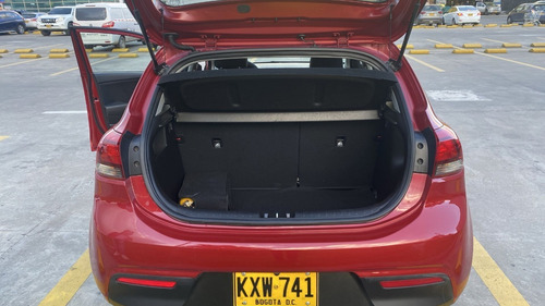 Imagen 8 de 25 de Kia Rio Vibrant 2023