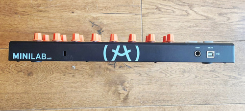 Controlador Midi Arturia Minilab Mk Ii - 25 Teclas Compacto Negro (Usado)