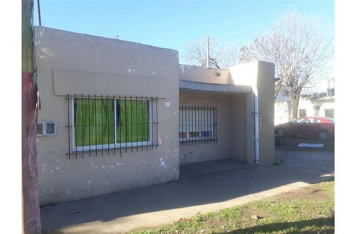 Imagen 2 de 8 de Casa En Venta Moreno