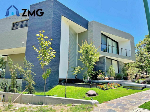 Residencia De Lujo En El Cielo Colinda Con Green Solo Exigen