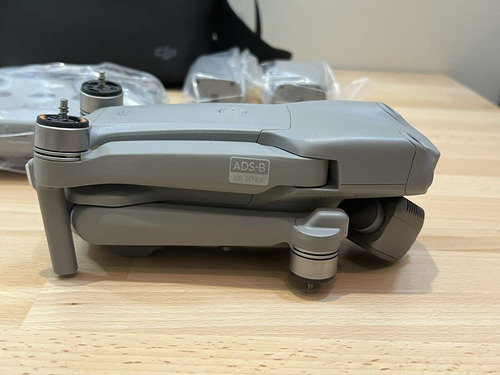 Imagen 3 de 5 de Dji Air 2s Fly More Combo, Drone With 3-axis Gimbal Camera