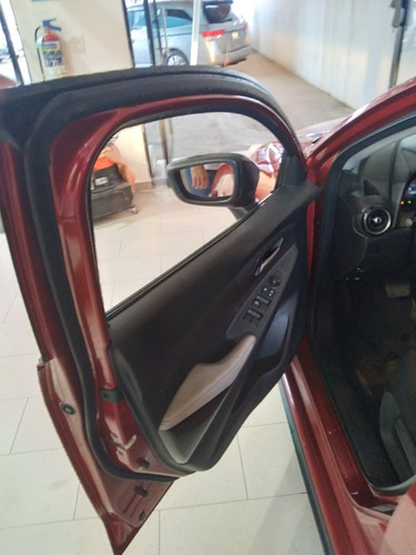 Imagen 13 de 13 de Toyota Yaris 1.5 R Le At 2016
