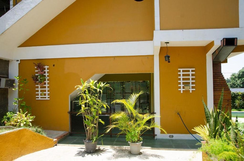 Casa Com 3 Dormitórios À Venda, 187 M² - Bom Retiro - São Gonçalo/rj - Ca1077