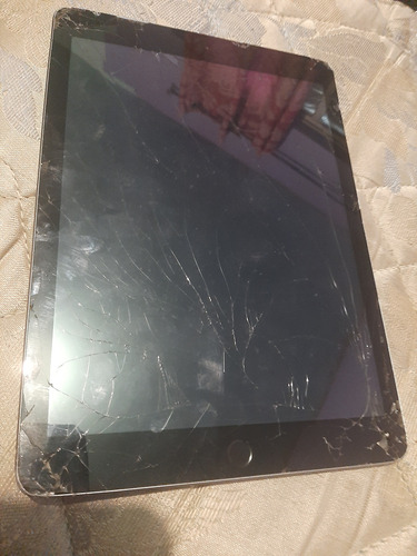 Ipad A1893 Para Partes O Arreglar Leer Bien Gris Claro (Usado)