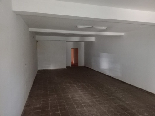 Venta De Amplios Locales Comerciales