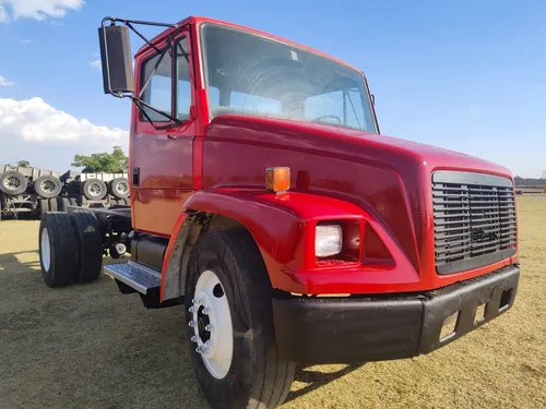 comprar Freightliner Fl70 2003 Motor Cummins Isb 205hp Camión