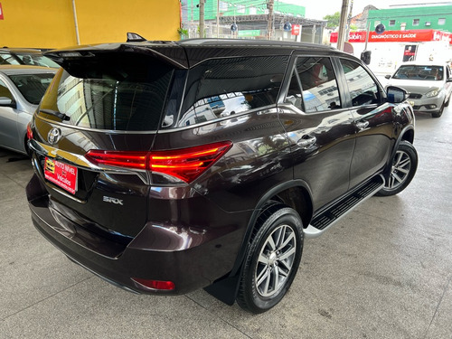 Toyota SW4 Toyota SW4 2.8 TDI SRX 7L 4x4 (Aut) (Diesel)