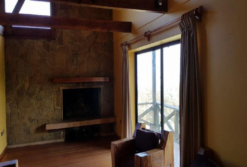 Casa En Venta De 5 Dorm. En Concón