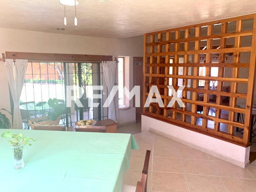 Casa En Venta En Condominio Jurica