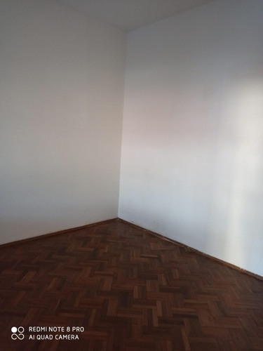 Oficina De 300m2, 8 Privados. 18 De Julio Y Martin C. Martínez