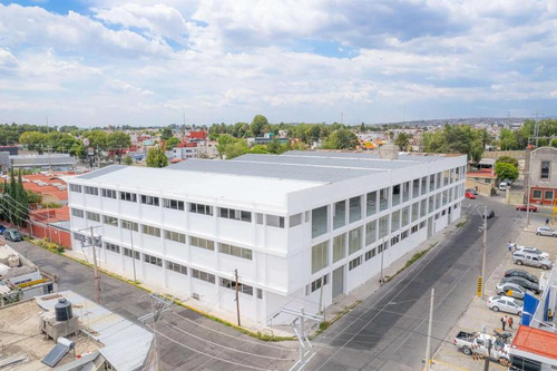 Oficina Comercial En Renta Remodelada De 7,300  M2. Y 3 Metros De Altura En Jesus Garcia Puebla, Pue
