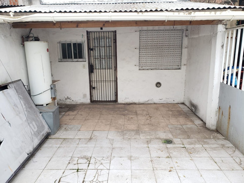 Imagen 8 de 23 de 2 Amb Venta Castelar C/patio - Entra. Independient