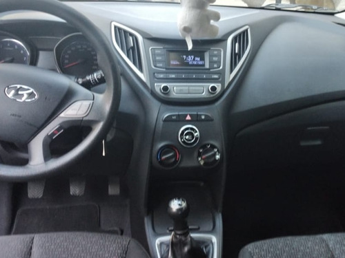 Imagem 4 de 5 de Carro