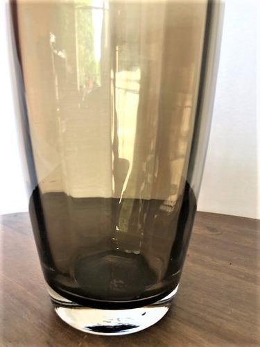 Imagem 3 de 4 de Vaso Cristal Preto Ondulado