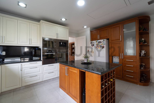 Venta Casa De Lujo En Country Buenos Aires Golf Club Con Vista A La Cancha De Golf