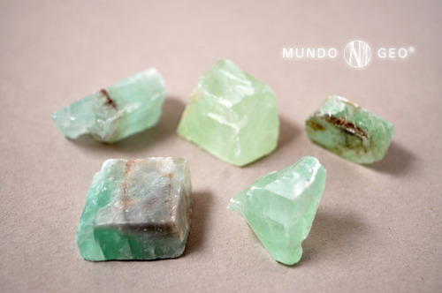 Imagen 1 de 2 de Piedra Mineral Calcita Verde En Bruto