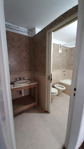Imagen 14 de 30 de Permuta - Casa De 8 Ambientes En Venta - Ituzaingo Norte