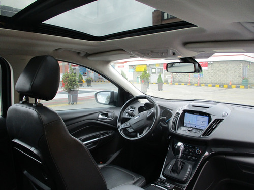 Ford Escape TITANIUM 4X4 2000CC AT AA