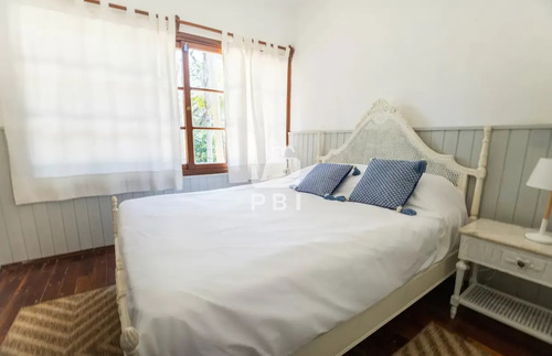 Venta De Casa 7 Dormitorios Playa Mansa - Ref : Pbi12802