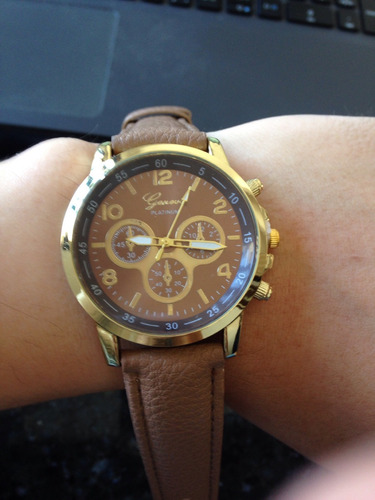 Relogio Geneva Feminino Dourado, Pulseira De Couro, Barato