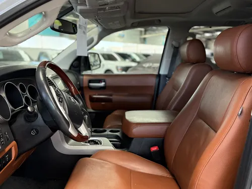 Toyota Sequoia 5.7 Platinum At