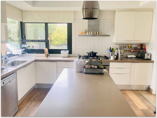 Venta Casa Barrio Privado, Categoría, Impecable, Peyrou