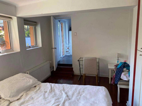 Excelente Casa Remodelada En El Corazón De Las Condes.....