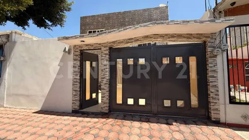 Venta De Casa Remodelada En Jardines De Morelos Secc. Flores