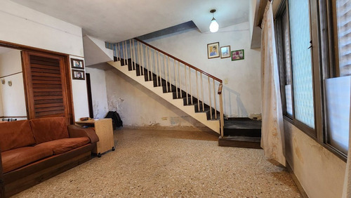 Casa 3 Ambientes C/coch+galpón Excelente Ubicación