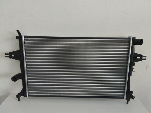 Imagen 2 de 7 de Radiador Chevrolet Astra 1.8 - 2.0 C/a 98 - 2008 / Vectra